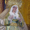  Con el calor estival la virgen de las Angustias de Alcalá del Río vestida de Verde Manzana