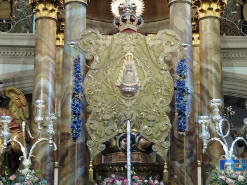 El Pleno chipionero acuerda conceder la Medalla de Oro al Simpecado de la Hermandad del Rocío de la localidad