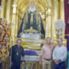  La Hermandad de la Soledad recibió al nuevo estandarte del Grupo de Fieles de San Benito Abad en su recorrido por Alcalá del Río.                   