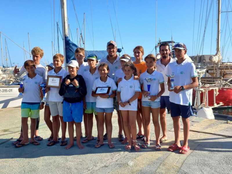 La flota sevillana se luce en el Campeonato de Andalucía de la clase Optimist