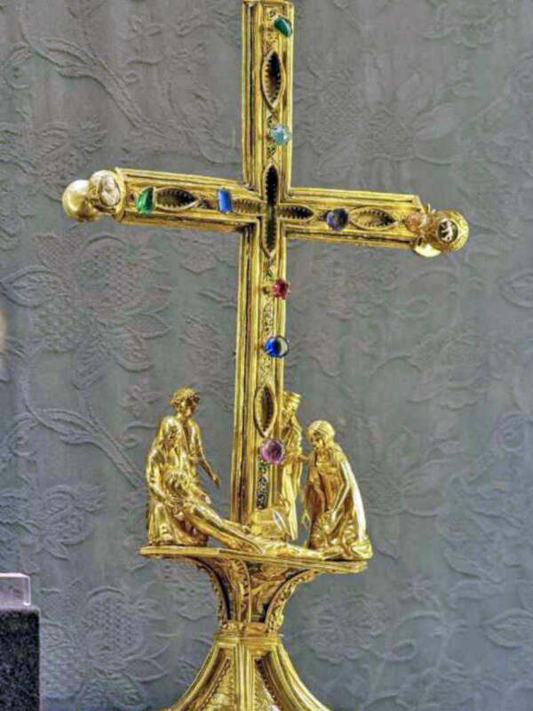  Celebración de la Santa Cruz en la Catedral de Sevilla