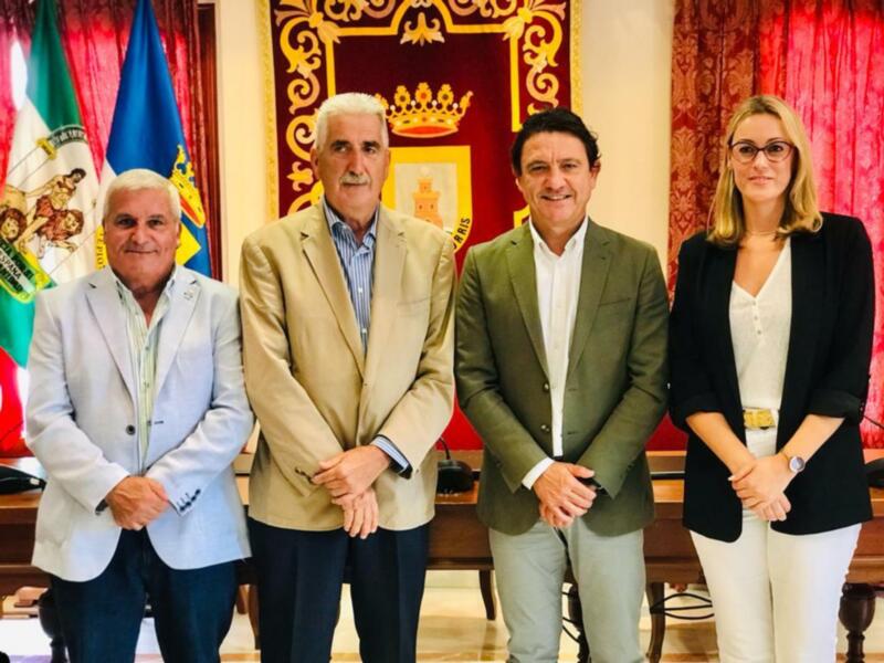 Daniel Sánchez presenta en Chipiona una serie de ayudas que la Junta destina a la localidad para potenciar al sector comercial