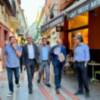 El Ayuntamiento renovará el alumbrado público, la pavimentación, la jardinería y el mobiliario urbano de la calle Regina.