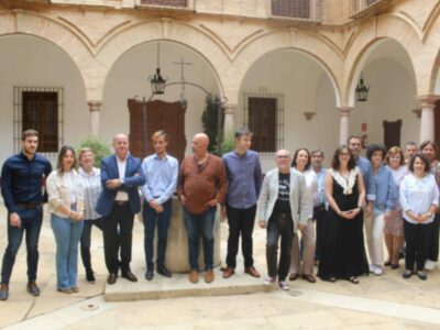 Juan Luis Rincón recibe el primer premio de la X Edición del Certamen Literario María Carreira en Antequera.