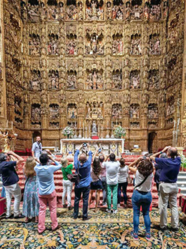 Gran acogida visitas catequéticas