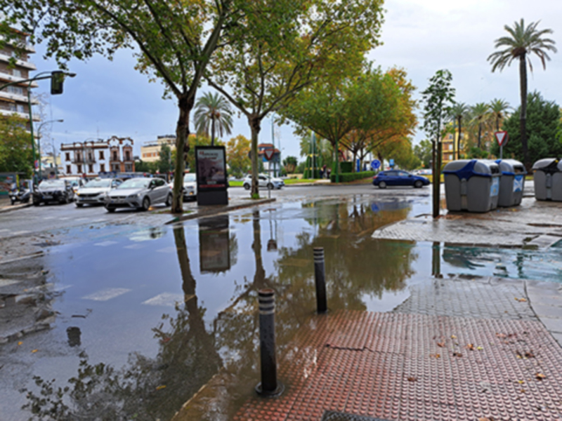 Charcos en las calles de Sevilla.
