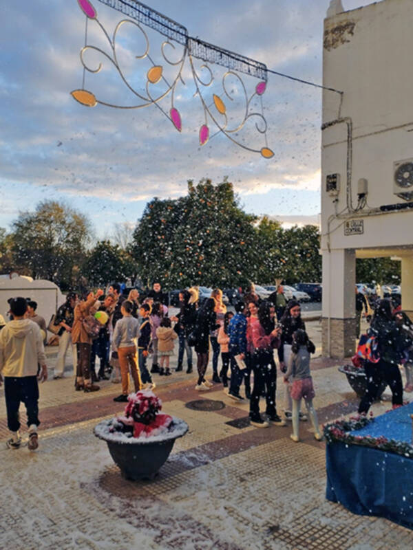 Más de quinientos niños y niñas de Esquivel y Alcalá del Río de la provincia de Sevilla entregan sus cartas al Cartero Real en sus primeras visitas 