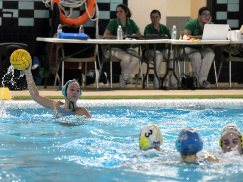 Impecable reencuentro de la cantera del waterpolo nazareno con las ligas andaluzas