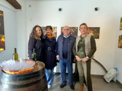 Los ateneístas de Triana estuvieron de excursión con su presidente Carlos Valera, para el proceso del Mosto de Bollullos de la Mitación.