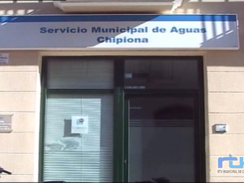 Prorrogado un año el convenio que habilita ayudas de FCC Aqualia en los recibos de familias vulnerables de Chipiona