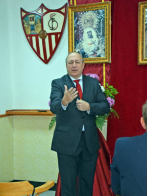 D. Guillermo Jiménez Ballester presentó la exaltación de Semana Santa de la Peña al Relente