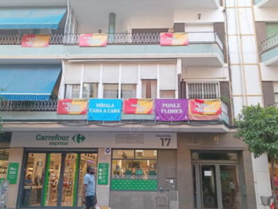 Paisaje urbano en los días previos a la Feria de Sevilla.