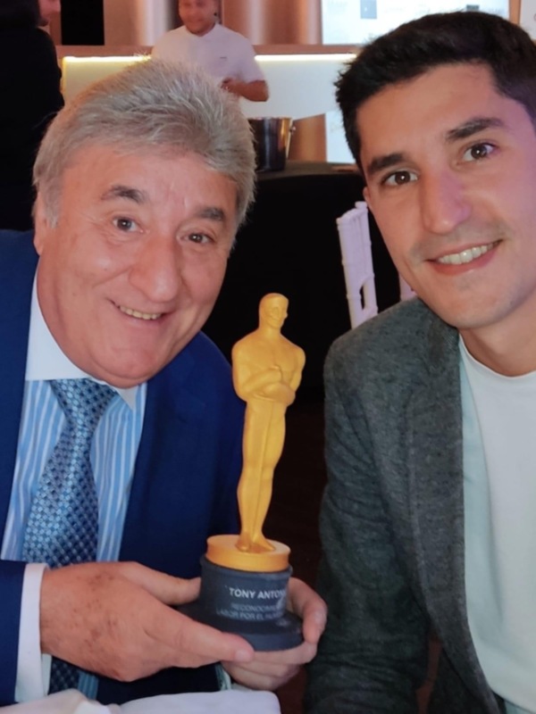 ¡Felicidades, Tony Antonio, por ese Oscar del Humor ,por Javier de Montini 