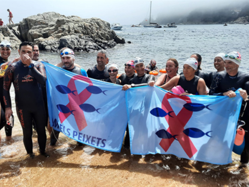 Lleva a La Rinconada una prueba de natación para luchar contra el cáncer que se llevó a su madre