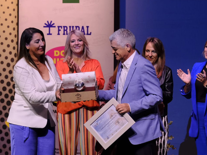"Andalucía Directo" recibe el Tomate de Plata 2023 de Los Palacios y Villafranca