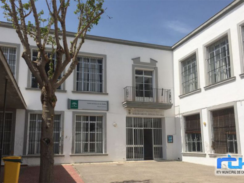 Hoy 31 de mayo acaba el plazo informativo sobre la oferta formativa y las matrículas del próximo curso en el Centro de Educación de Adultos