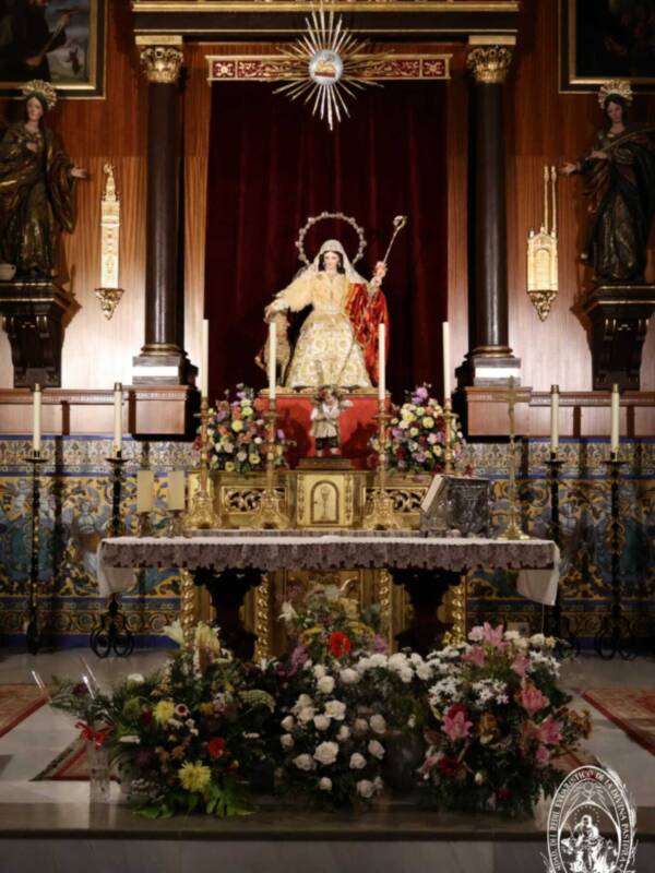 La Divina Pastora de las Almas Coronada preside el Convento de Capuchinos.