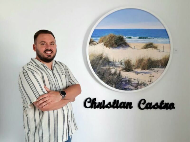 Las nuevas creaciones pictóricas de Christian Castro bajo el título ‘Serendiphia’ llegan al Castillo de Chipiona