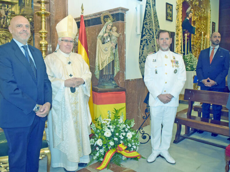 El arzobispo de Sevilla celebró la festividad del Día de la Virgen del Carmen en la capilla de los marineros en Triana. 