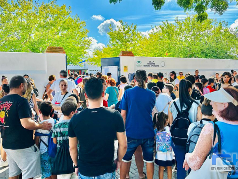Más de 1.600 alumnos de Infantil y Primaria comenzaron ayer el curso escolar en Chipiona