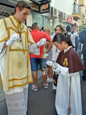 La Virgen del Carmen de Santa Ana procesionó un año más por el arrabal  trianero.