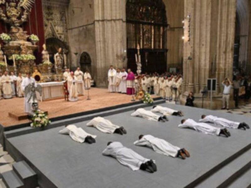 Cuatro nuevos sacerdotes y otros tantos diáconos para la Iglesia de Sevilla