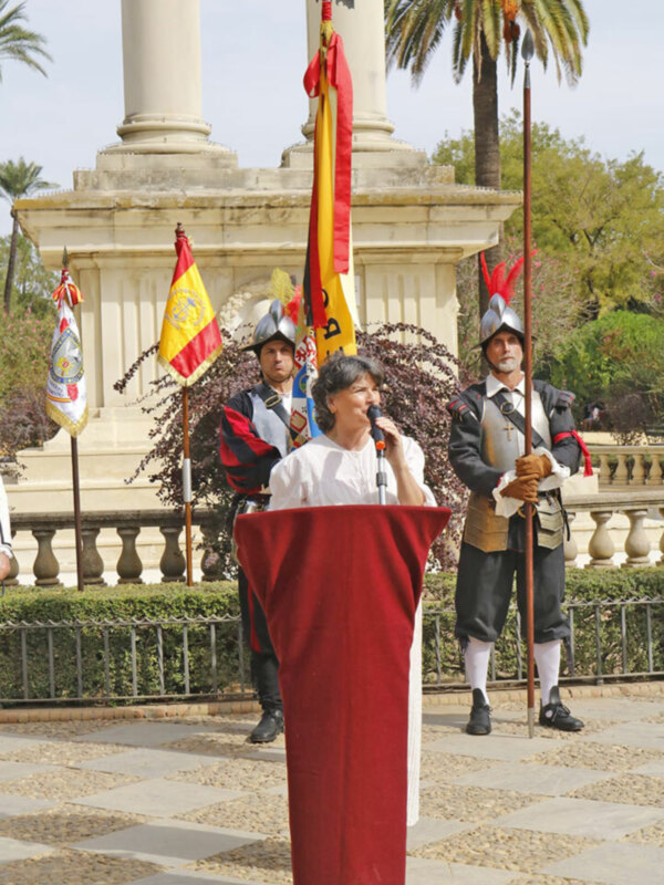 La sociedad civil y militar sevillana se vuelca en recuperar su esencia americanista