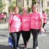La marea rosa inunda de nuevo las calles de Sevilla