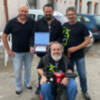 La Peña Motera Los Zumbaos homenajea a Radio Chipiona por sus 40 años de vida agradeciendo su constante colaboración con la entidad 