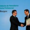 El hijo de Antonio Burgos recoge con "honor" el premio Andalucía de Periodismo concedido a su padre fallecido