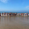 El Club Dojo Sakura Yon celebró ayer la novena edición de su actividad ‘Primer baño del año’ en la playa de Regla