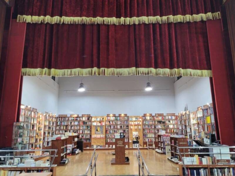 Los socios de la Librería Verbo de Sevilla niegan un supuesto cierre del establecimiento