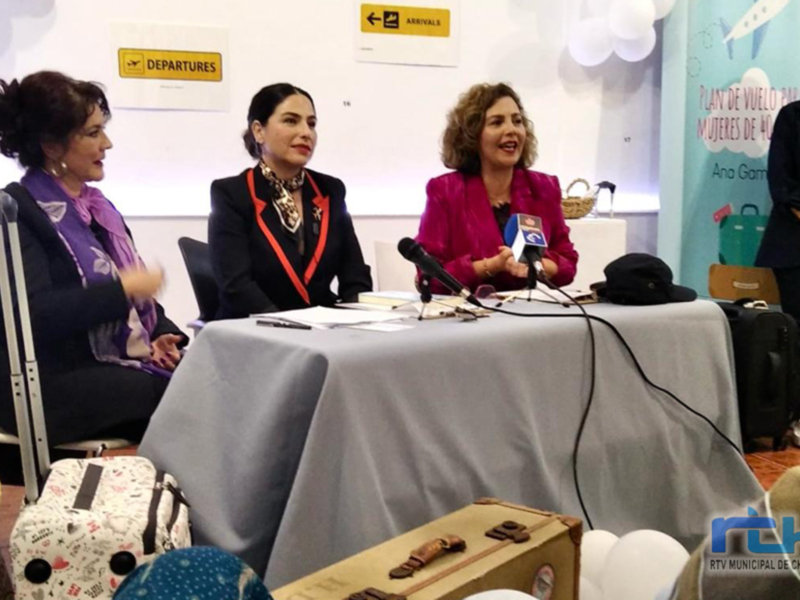 Ana Gamero presentó el sábado su tercer libro, ‘Plan de Vuelo para mujeres de 40 y más’