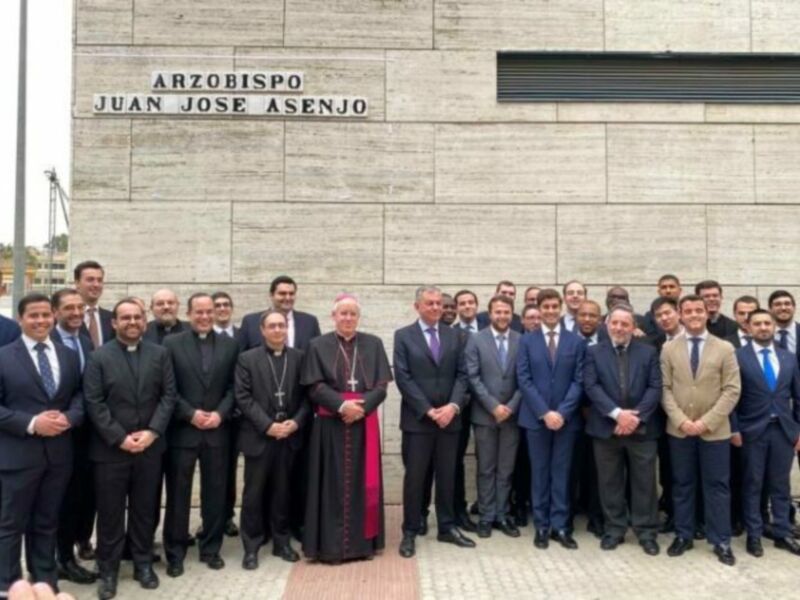 El arzobispo emérito monseñor Asenjo Pelegrina ya tiene una calle en Sevilla