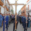 El pueblo sevillano de Alcalá del Río se echó a la calle  para acompañar a los titulares de Vera-cruz