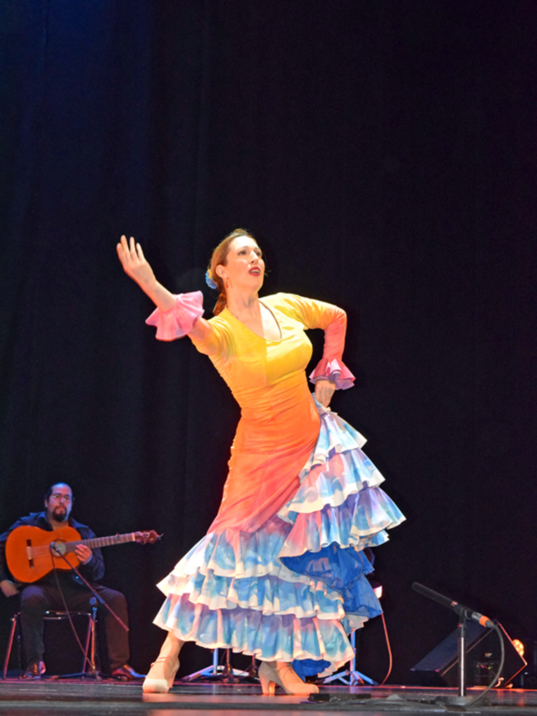 Concierto Gala Benéfica a Beneficio de la Fundación Padre Leonardo Castillo con Reyes León en Sevilla