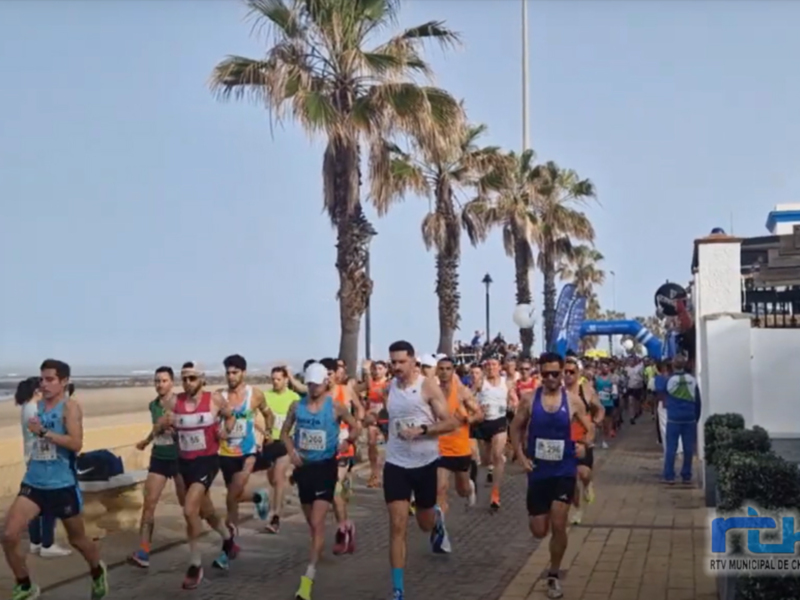 El chipionero Fran Caraballo finaliza tercero en una Media Maratón Costa de la Luz con 328 participantes