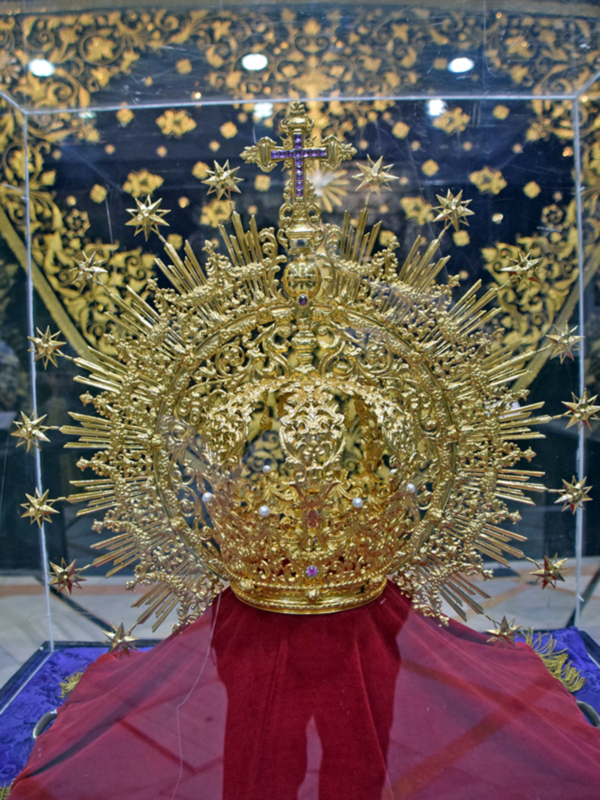 La muestra conmemora el L Aniversario de la Coronación popular a la imagen de Nuestra Señora de la Soledad 