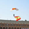Multitudinaria respuesta a la Jura de Bandera Civil en la plaza de España de Sevilla 