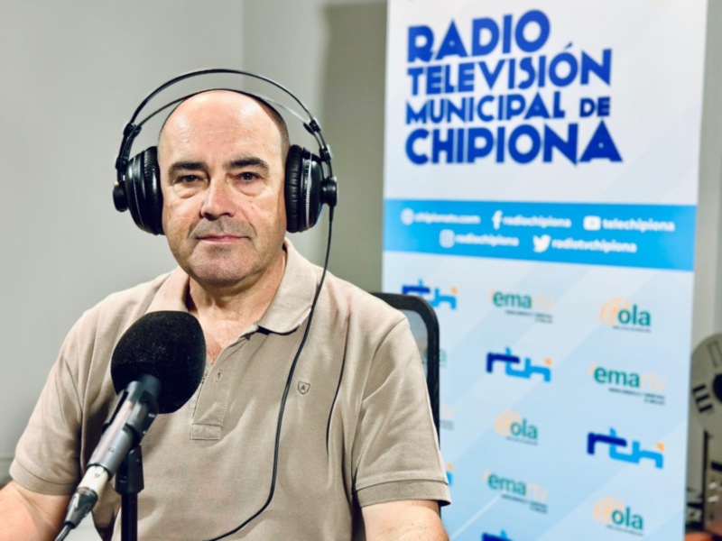 Entrevista con Cristóbal Ruiz director de Radio Televisión Chipiona en su 40 aniversario 