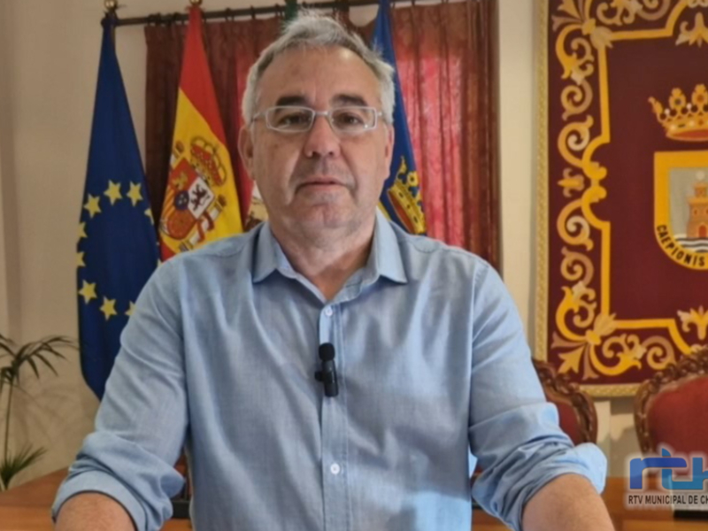 Izquierda Unida afirma que la municipalización del servicio de la piscina mejora laboralmente a los trabajadores y reduce costes