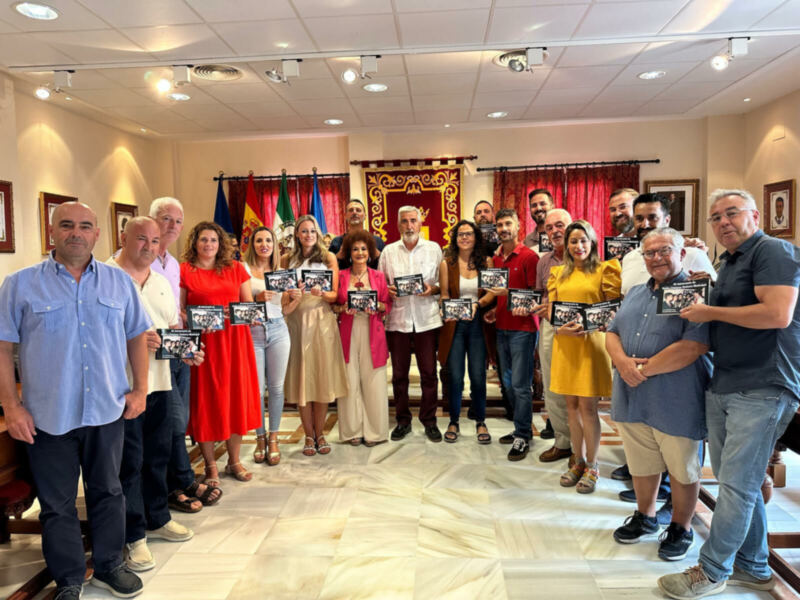 Radio Chipiona Emisora Municipal celebra sus 40 años de radio con la edición de un libro 