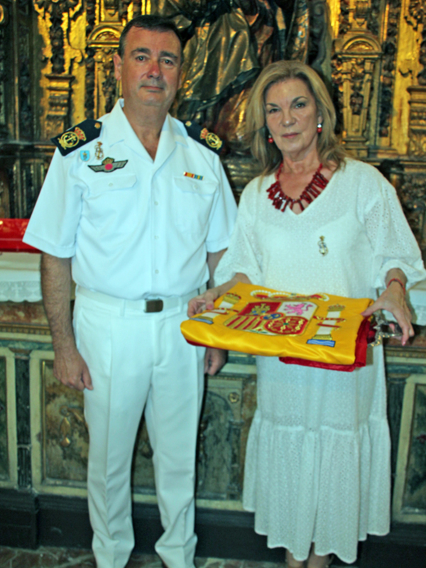 Entrega de Bandera de España a la Virgen del Carmen de la Redención de Sevilla 