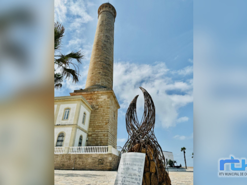 Alfredo Zarazaga muy agradecido con quienes han hecho posible su sueño en la inauguración del monolito y el conjunto escultórico ‘Cangrejos en el lito