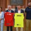 El alcalde de Sevilla recibe al Club Balonmano Triana