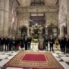 Sevilla conmemora el Día de la Hispanidad con actos religiosos y un tributo a Cristóbal Colón en la Catedral.