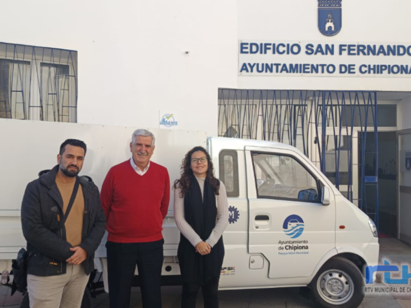 El Ayuntamiento de Chipiona incorpora un nuevo vehículo al servicio de limpieza