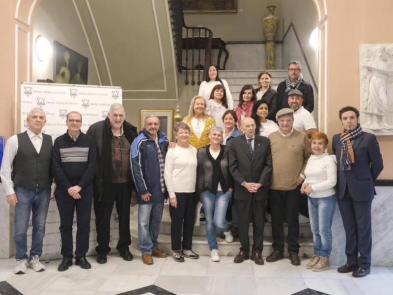 El Grupo de Teatro Federico Oliver del Nuevo Ateneo de Chipiona protagonizó el evento del lunes en el Ateneo de Sevilla