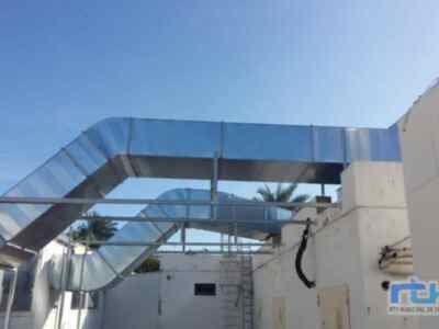 La piscina municipal de Chipiona renueva la deshumectadora y el sistema de distribución de climatización