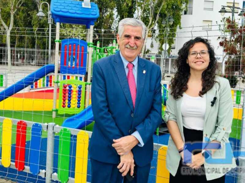 Los parques infantiles y caninos de Chipiona se ponen al día con una actuación de mantenimiento y mejora 